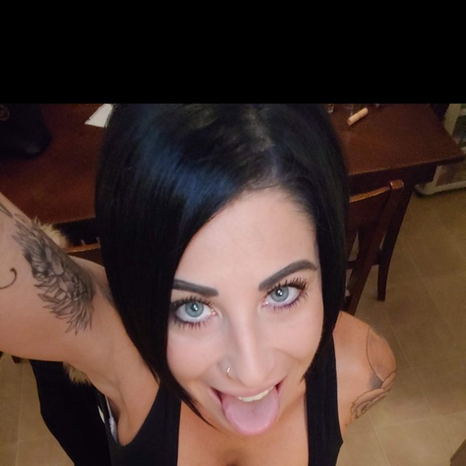 #NewProfilePic https://t.co/JvyS5wHkqf<a href="/tag/newprofilepic"class="tags">#NewProfilePic</a>