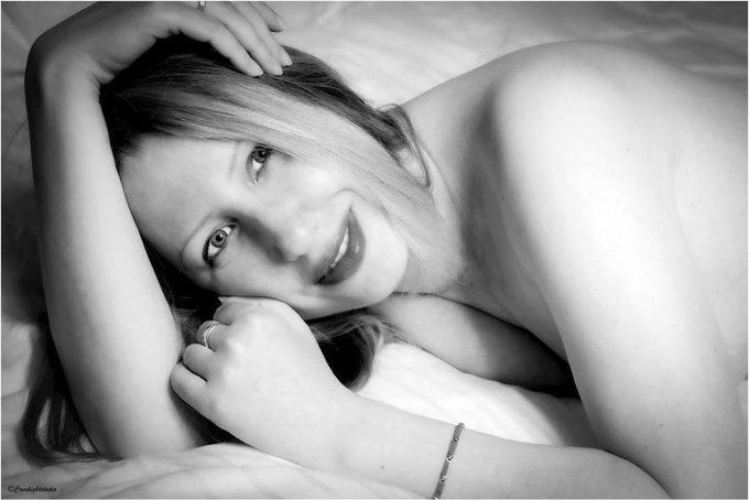 Mijn nieuwe foto op Kinkylife: Have a great weekend to all xxx https://t.co/angP6zexIH https://t.co/