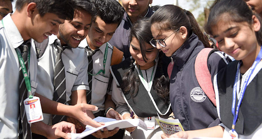 EconomicTimes's tweet image. #CBSEResult | CBSE Class 12 Term 1 exam results released.
#CBSEClass12 results available with schools only. 
Track latest news updates here bit.ly/3wrUsoG