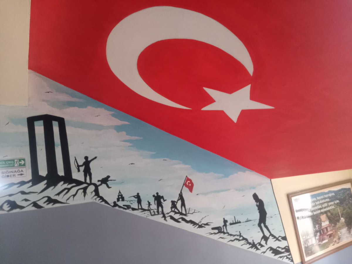 Çanakkale destanı karşısında İngilizlerin BİZ TÜRKLERLE DEĞİL ALLAH LA SAVAŞTIK  DEDİRTEN SAVAŞ.Çanakkale Deniz Zaferinin 107.Yılındayız Çanakkale yi geçilmez yapan ecdadımızı Şehit Ve Gazilerimizi rahmet ve minnetle anıyoruz Mekanları cennet olsun.