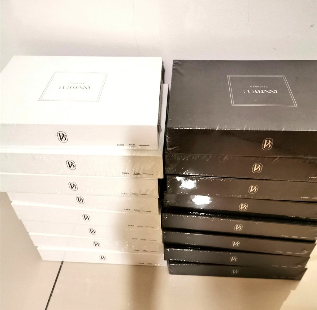 cnnovation's tweet photo. #PENTAGON IN:VITE U Sealed Albums
🖤 Nouveau/ Flare Ver: RM49 Each
🤍 SET (both ver.): RM90

💛 Unsealed Albums: RM15 
- all inclusions included, except ❌photocard ❌poster
- Both ver. available

🤎 Album Poster: RM5 Each

DM to order! 🤗💕 

#펜타곤 #PENTAGONMY #Feelin_Like https://t.co/5fGrLwLZEe