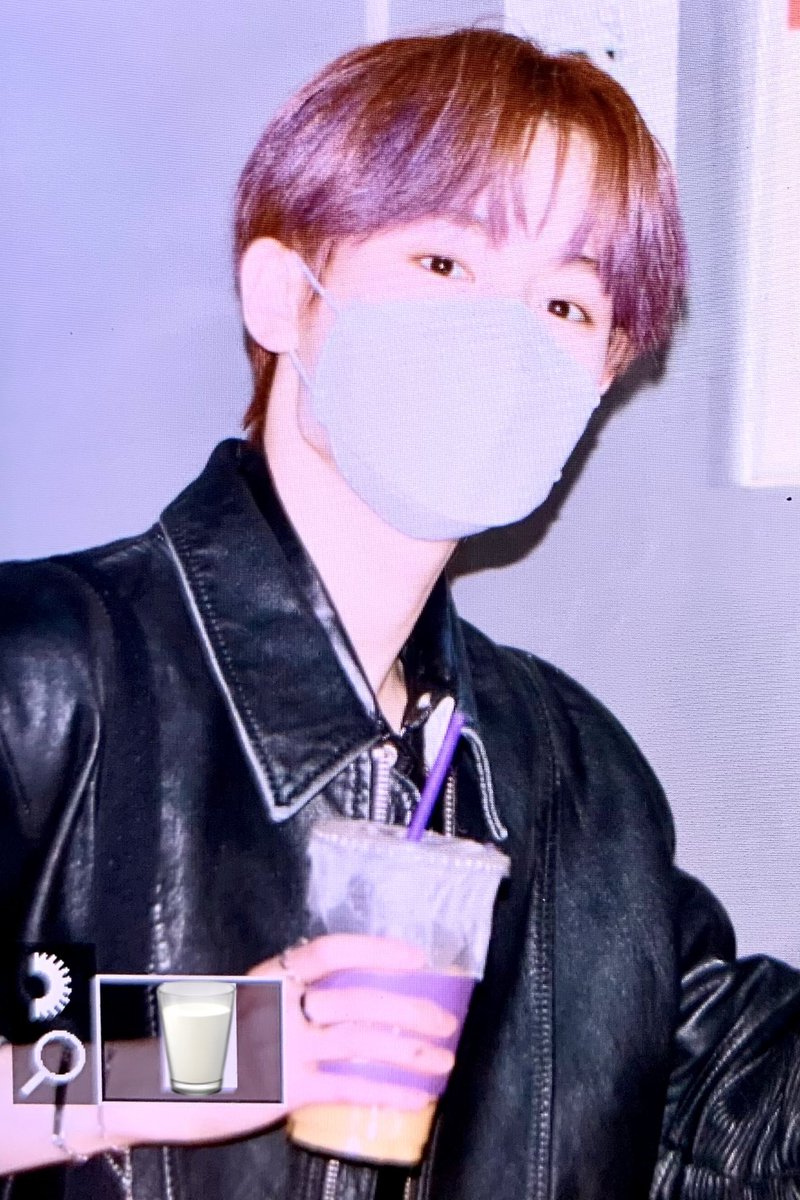 milhyuk0417's tweet photo. 220319 퇴근

#템페스트 #TEMPEST #TPST 
#구본혁 #혁 #HYUK https://t.co/gXLEZb1GOh