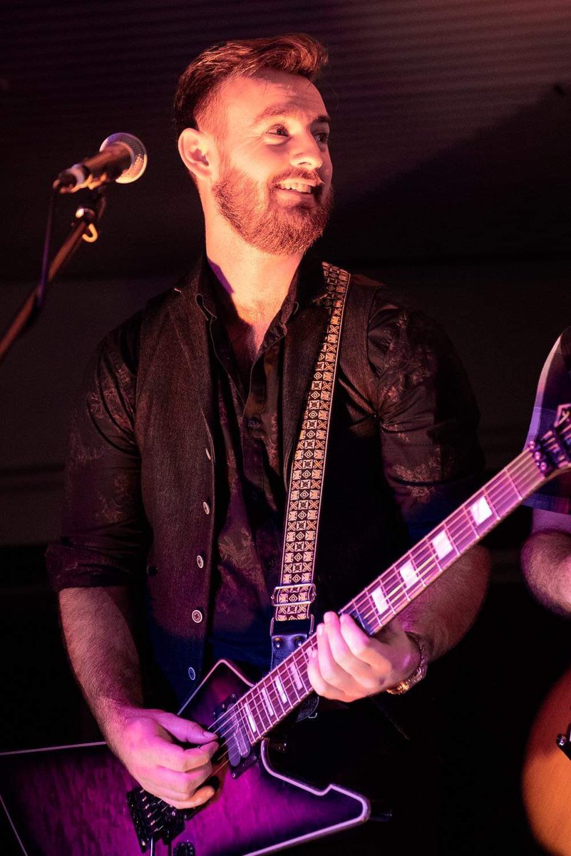 annakyeband's tweet photo. @annakyeband #annakye #ausmusic #livemusic #liveshows #guitaristrich https://t.co/KMM3qgeNnr
