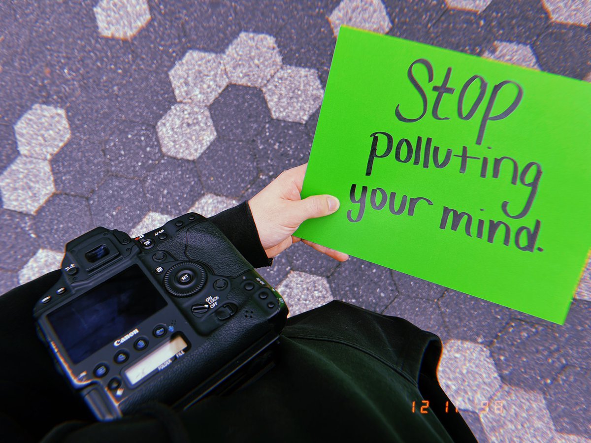 GM 💚 going to film a new piece for <a href="/reminders_nft/">Friendly Reminders</a> today