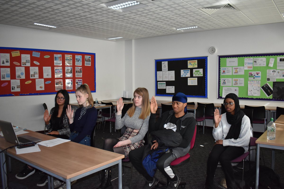 thesixthformB6's tweet photo. #Law students acting as jurors, lawyers & witnesses this morning in the #barmocktrial
Enabling students to interact with legal professionals develops #employabilityskills and #buildsconfidence
Good luck to those competing again this afternoon!
@YoungCitizensUK
@BSFCLaw
#B6Ready https://t.co/ljG1r5EOFx