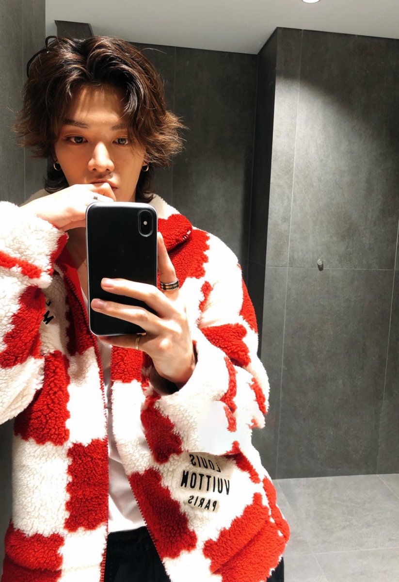 Yuta messy hair is highly attractive