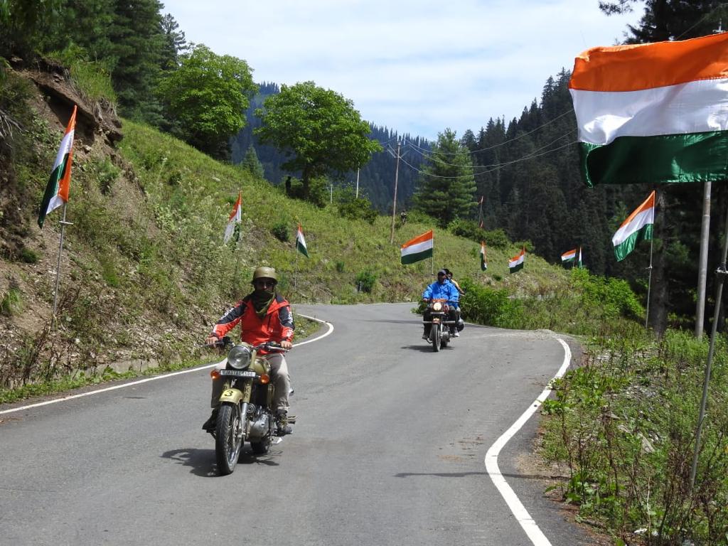 BeheraBasant1's tweet photo. #Tourist place of Kashmir
#FrontierTourism_UnexploredKeran https://t.co/VaAHPFiOhX