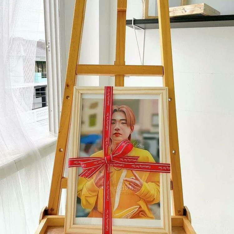 Phyu69897379's tweet image. သဲငယ်ရဲ့ ဒီနှစ်မွေးနေ့အတွက် ကိုယ်ပေးမဲ့ လက်ဆောင်လေးပါ 😍
နောင်နှစ်တော့ အများကြီးပေးနိုင်အောင်ကြိုးစားပါ့မယ်နော် ချစ်တယ် အဆိုးလေးရေ 🙆‍♀️🖤
@perthppe

#KDPPE 
#perthppe 
#Phyu ☘️🦋