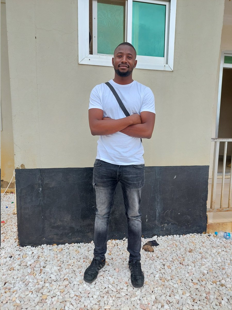 MastonGH's tweet photo. I could be a Priest too, what's the procedure? lol @Simon_Ngondo https://t.co/acIXWg1Zhv
