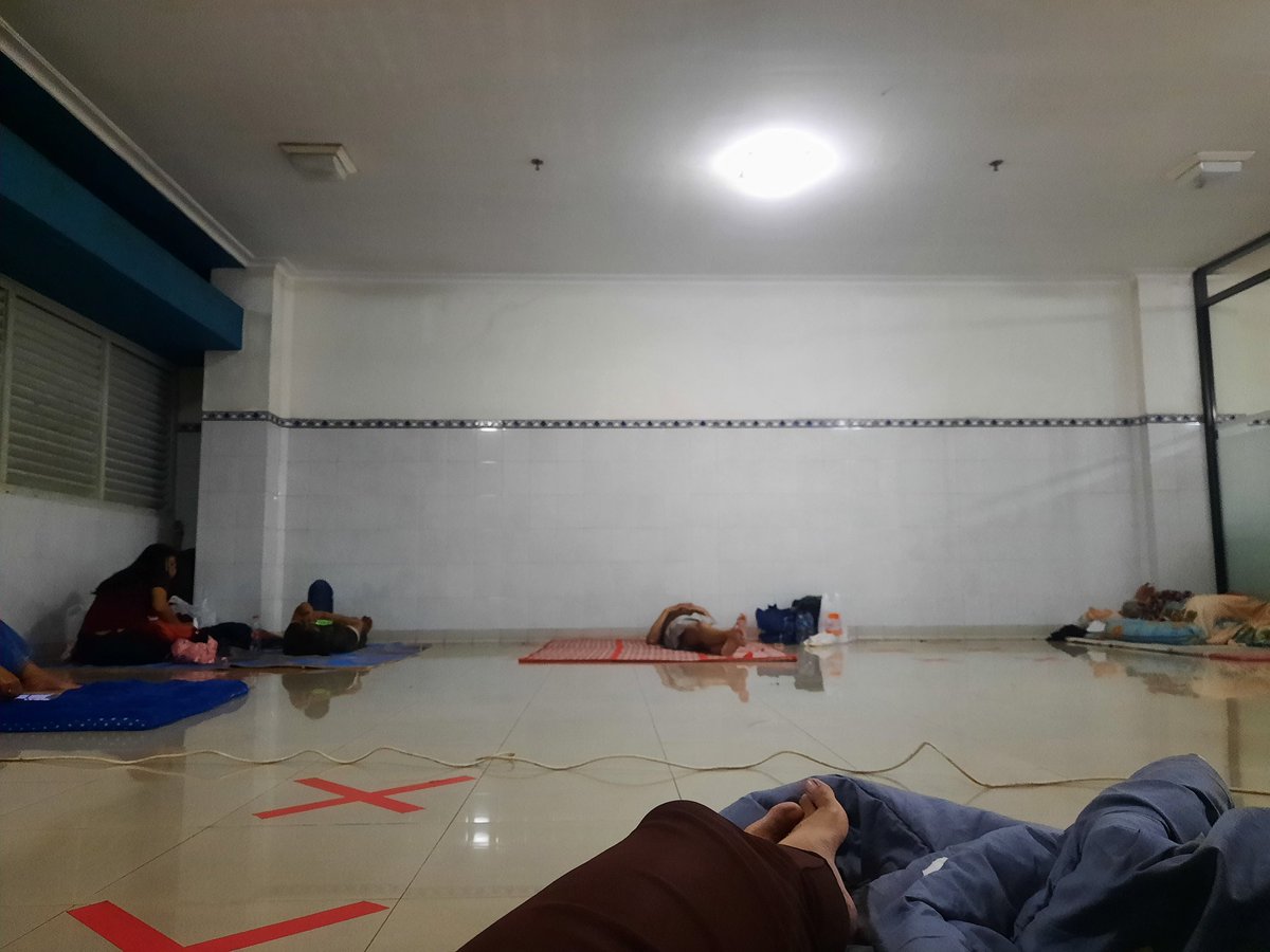 tatha246's tweet photo. Hari ke 7, mendampingi tanpa menatap https://t.co/i7D8j4SLbN