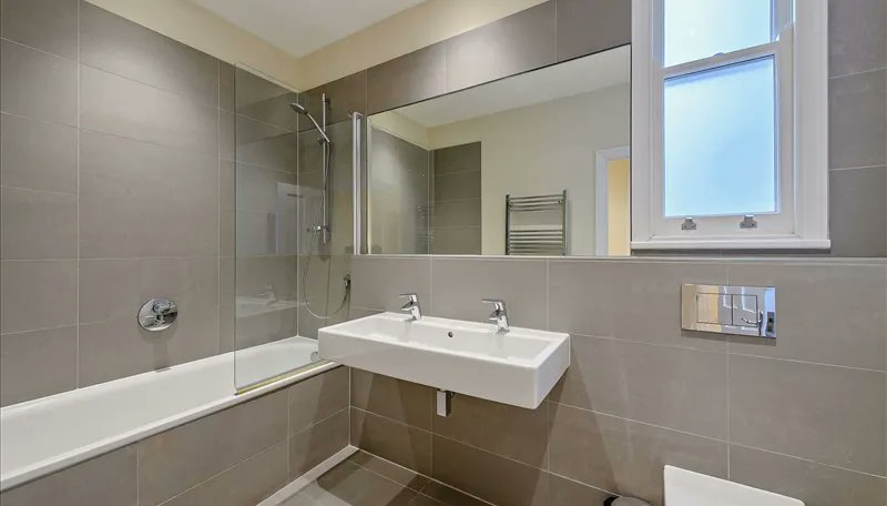 AmberandColtd's tweet photo. We are pleased to offer this third floor new refurbished two bedrooms and two bathrooms period apartment set in this Victorian Mansion Block having been renovated to the highest specification and set over 640 Sq Ft. https://t.co/T4H3beYO1B