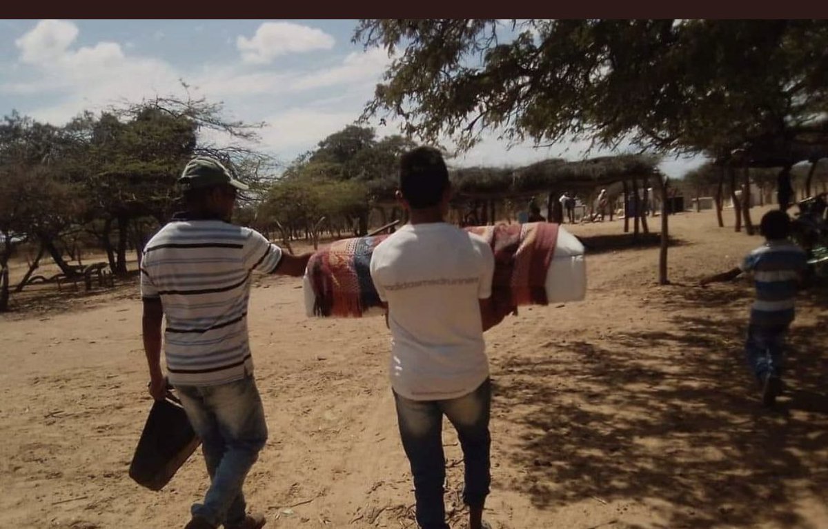 #DolorDelAlma Murió otra niña wayuu de hambre y sed en la Alta Guajira <a href="/BandalosSC/">BANDALOS</a> 
El deceso se produjo en el corregimiento del Cardón, municipio de Uribia. 
Se nos están muriendo los niños wayuu y nadie hace nada. Se acabo la política ya no les importa <a href="/hrw/">Human Rights Watch</a> <a href="/ICBFColombia/">Bienestar Familiar | ICBF</a>