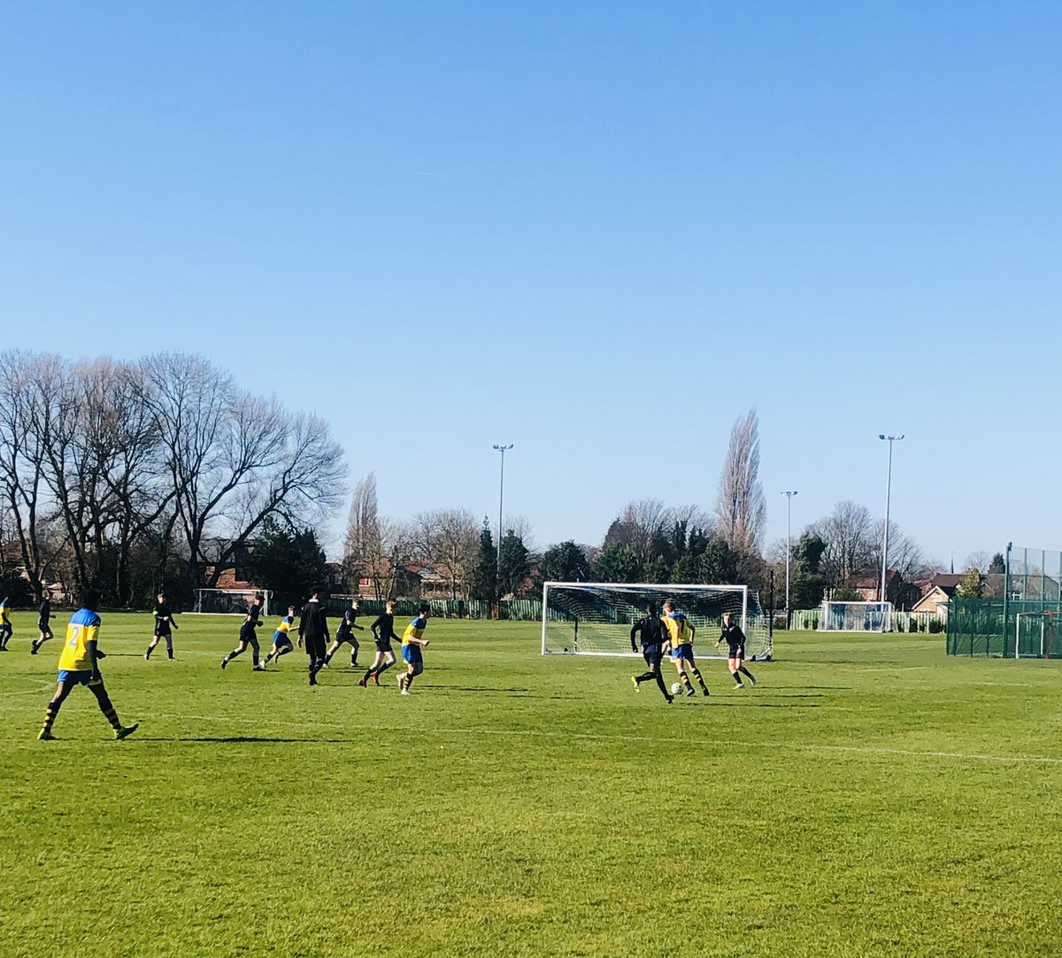 sbcm_pe's tweet photo. ⚽️Great morning of Football against our friends at @GsalSport  ⚽️

Seniors - Won 
15A’s - Won 
15B’s - Won 
14’s - Lost 
13B’s - Lost 
12’s - Drew 

Very competitive matches and we wish GSAL the best of luck for the rest of the season 👍🏻☀️⚽️

@StBedesCollege https://t.co/fBE5jVNZW4