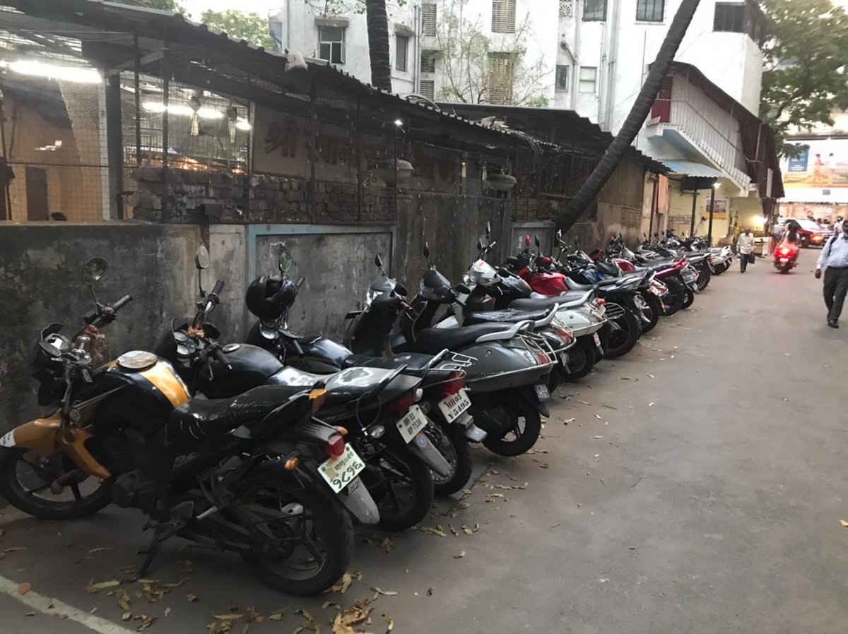 omkarbest's tweet photo. Bearing no parking nuisance since long time now. RTO is putting up fines on vehicles but it does not reduce parkings. The road has become one-way and can be dangerous for emergency services like ambulance &amp; firetruck
Location :  Kesarbaug Lane opposite railway station Mulund East https://t.co/d8lu0jDzn1