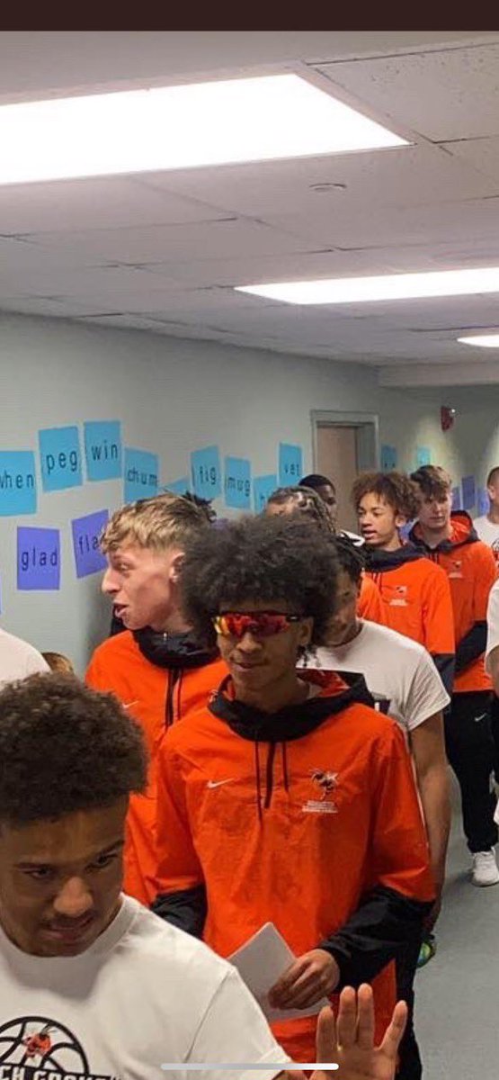 t_pich's tweet photo. Hornets going to state mood: https://t.co/FfgzHGy7wc