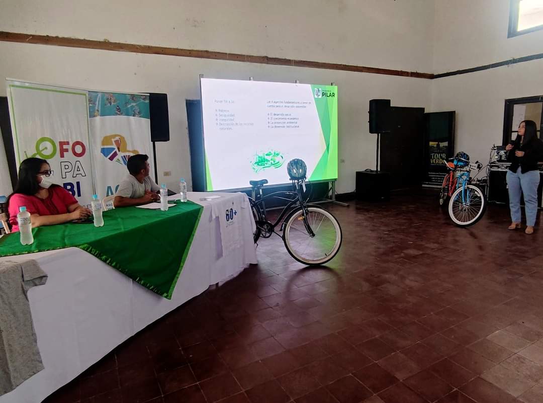 Foro Paraguayo de Bicicletas - Edición #Pilar 
Presentación de la BICICLETA como medio para alcanzar ciudades sostenibles por parte de la Ing. Amb. Diana Villalba. 🚲🚴🚴‍♀️