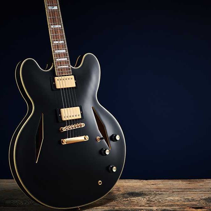 CrowStrings's tweet photo. 🎸

#crowsrings #epiphone #sheraton #es335 #gibson #guitarraelectrica #electricguitar #guitarsofinstagram #guitaristofinstagram https://t.co/I9JBpAsjbS