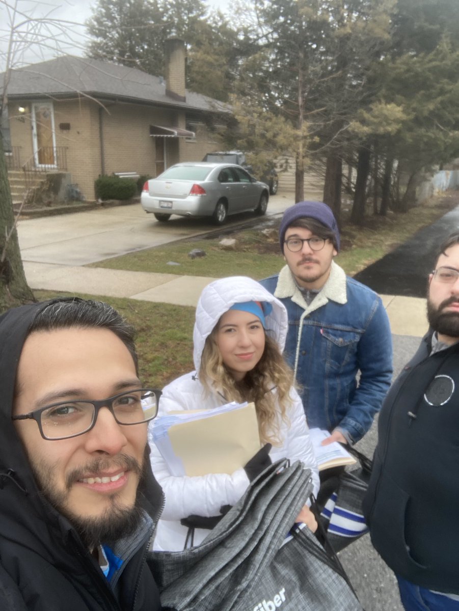 Lagrange and Franklin Park teaming up to let our communities know fiber is here with #AT&amp;T  <a href="/GarretMinaglia/">Garret Minaglia</a> <a href="/GreaterLakesMkt/">Greater Lakes Market 🌊</a> <a href="/TomMonahan10/">Tom Monahan</a> @joe_boxer44 <a href="/LorenMiller2004/">Loren Miller</a> <a href="/jazminsofGLM/">Jazmin Sotelo</a> #MakingWaves #FiberBlitz
