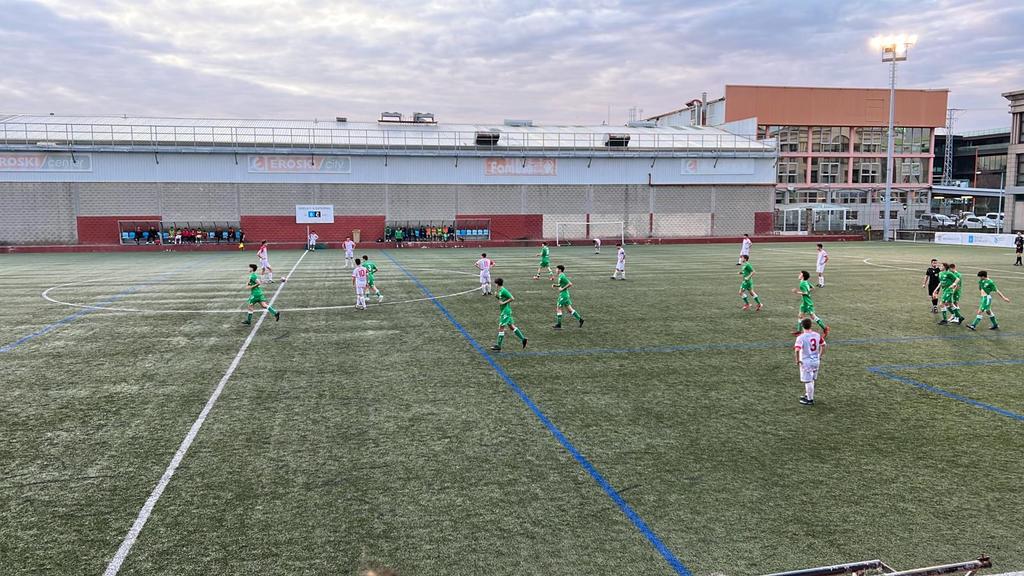 JuvenilDH's tweet photo. 44'|⚽🥅¡SEGUNDOOO DEL URAAAL!

💥El segundo gal también ha sido de 9⃣Lucas
 
⚔ @UralEspanol🟢🟢2⃣-0⃣ @EDValMinor🔴⚪

#Sempreverdes💚 #ForzaEDVM
 #JuvenilDH👟#DH1🏆 https://t.co/ukF1KS3MOi