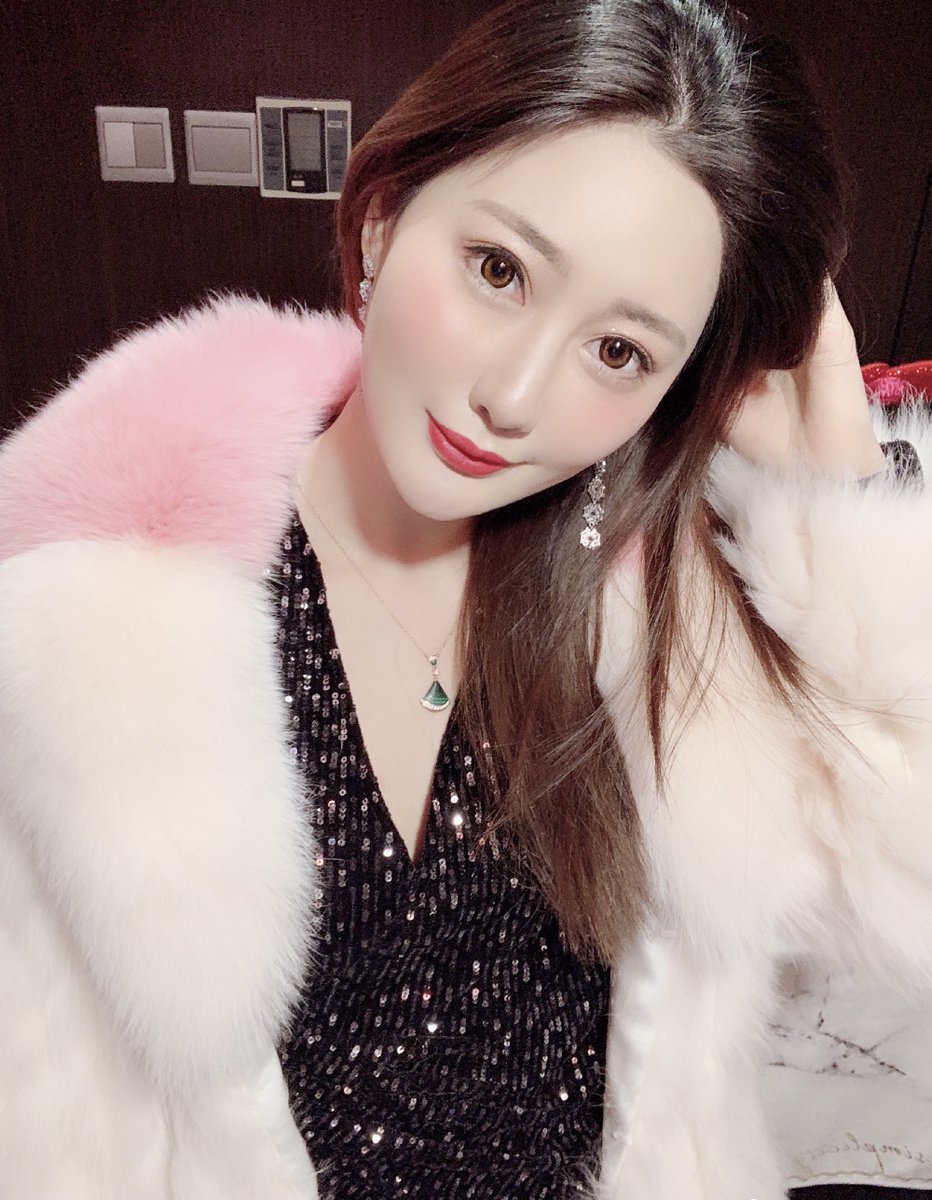 LinChenxi6688's tweet photo. If you spend your life waiting, you will always find the best person for you. https://t.co/k2Fy4BXbWi