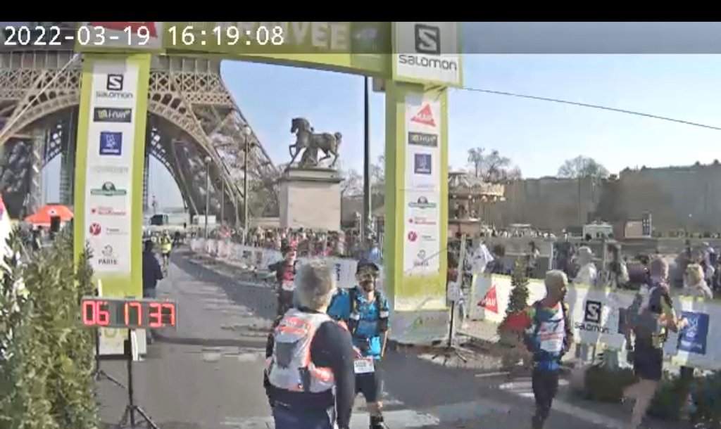 BibHavel's tweet photo. Quand il n'est pas aux manettes d'un tournoi JV à la bibliothèque ou dans une lecture de conte en #LSF, notre collègue @d2faie a de saines occupations ! Aujourd'hui il a terminé l'@EcoTrailParis 45k (800m d+) en 5h46. Félicitations David ! https://t.co/a1FCXJelpf