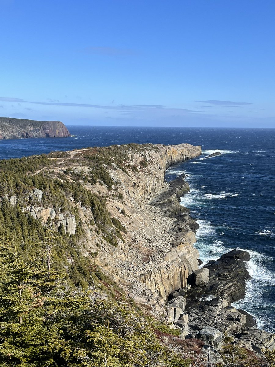 AmandaCMcCallum's tweet photo. Father Troy’s Path … always a weekend favourite. The weather cleared so we could enjoy the dramatic coastal cliff views. This is a scenic, easy, 8.9 km trail from Flatrock to Torbay on the @EastCoastTrail

#HikeNL #ExploreNL #DiscoverNL #AdventureNL #Trails #ECTlove https://t.co/GNczoqIQ26