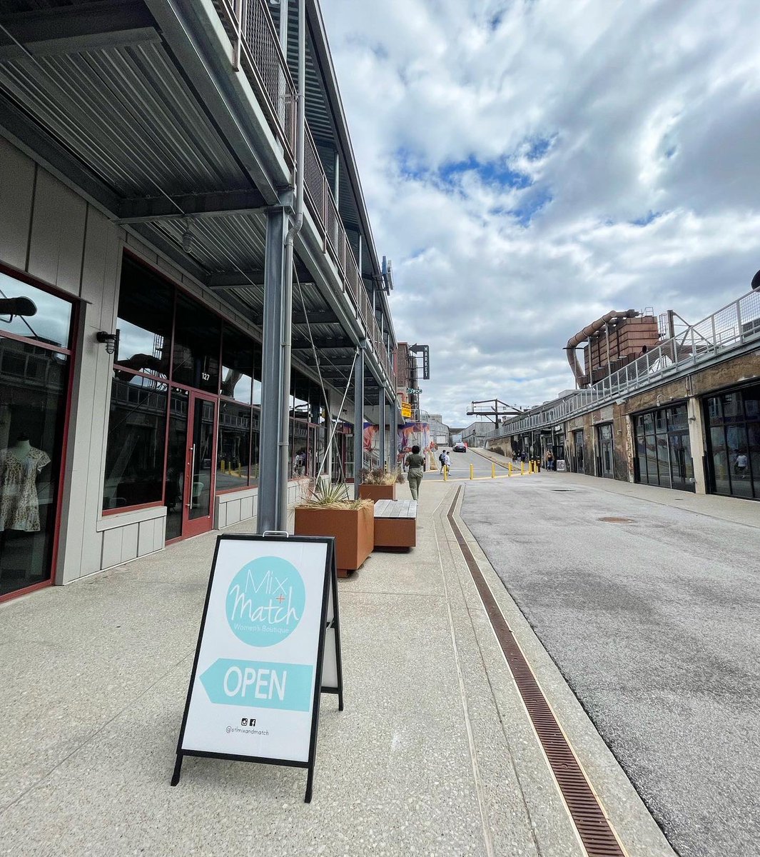 Love to see new retail popping up at @cityfoundrystl! Picked up some cute things and lunch at @Kalbitacoshack!