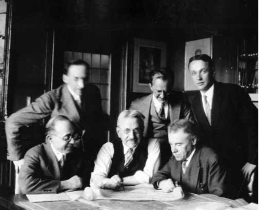 Kamil Galeev on Twitter "Kahn Associates commissioned over 100