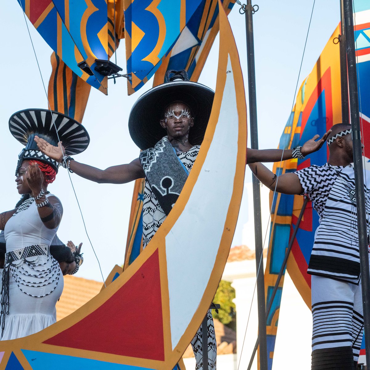 CTCarnival's tweet photo. The last few moments were captured before the sun set on the City of Cape Town. 
#CTcarnival2022 #Reunited #Sihlangene #Stiekuit https://t.co/DLxyVPTwB2