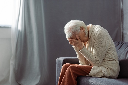 homeaidehc's tweet image. #Depression is common in older adults, but it isn't normal. This article explains the #SignsOfDepression in your aging loved one and different treatment options. #ElderlyMentalHealth wb.md/3CFyGiA