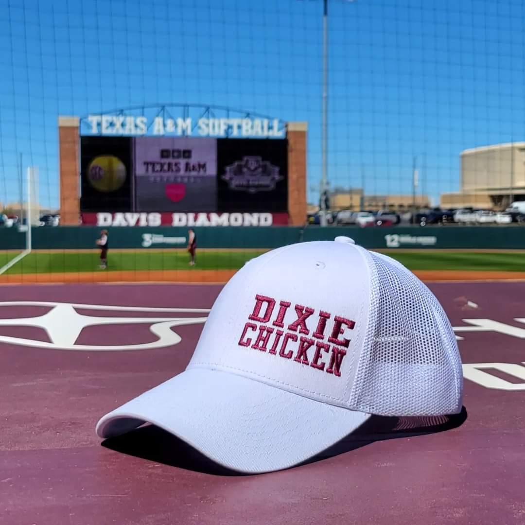 thedixiechicken's tweet photo. It's hard to beat a double dip of #Aggie sports! @AggieSoftball faces the #FloridaGators today at #DavisDiamond. #GigEm ladies! https://t.co/p9qk4bOS2M