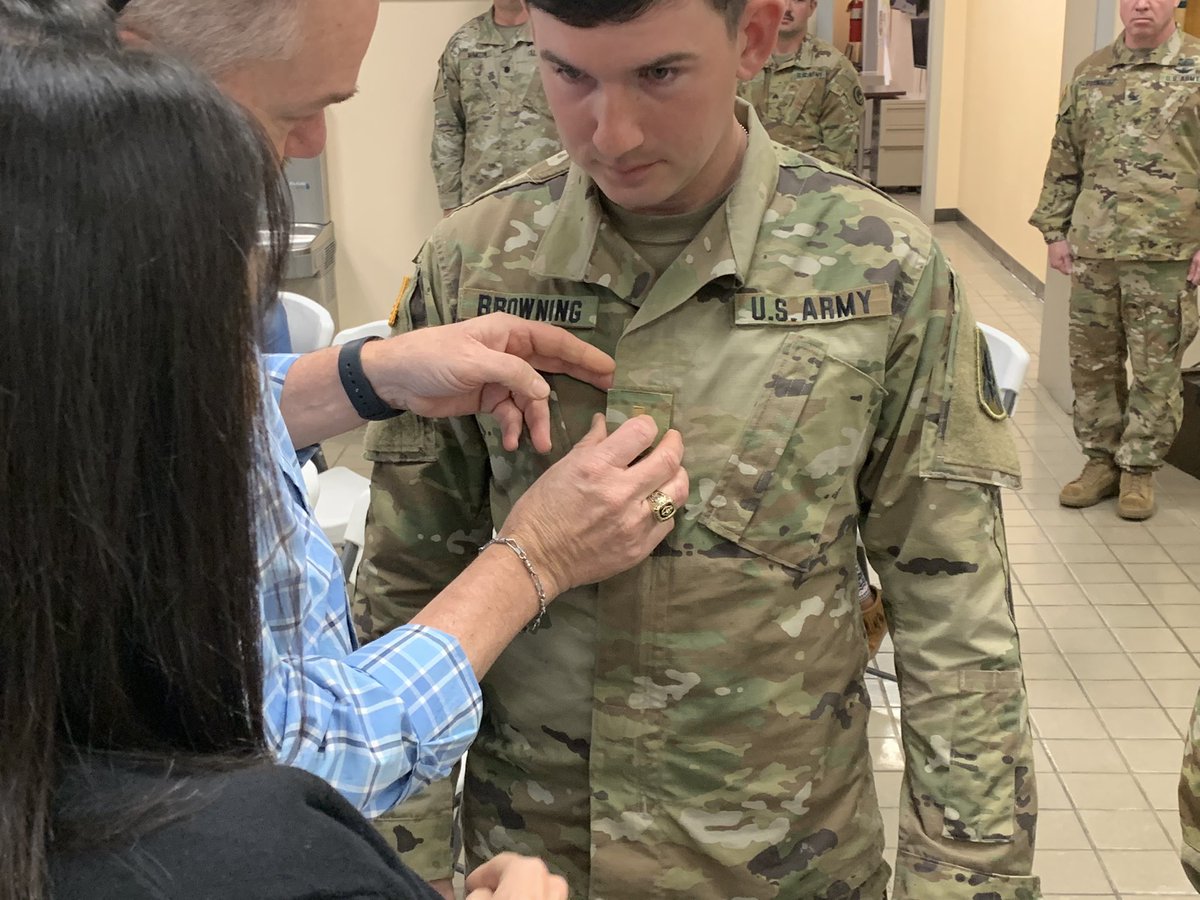 br_laxdad's tweet photo. Proud parent moment; After 9 wks at OCS, we had the honor of pinning Matthew with his 2nd LT Bar. #ARMY #NationalGuard #GeauxGuard https://t.co/mfLwQrRpOn
