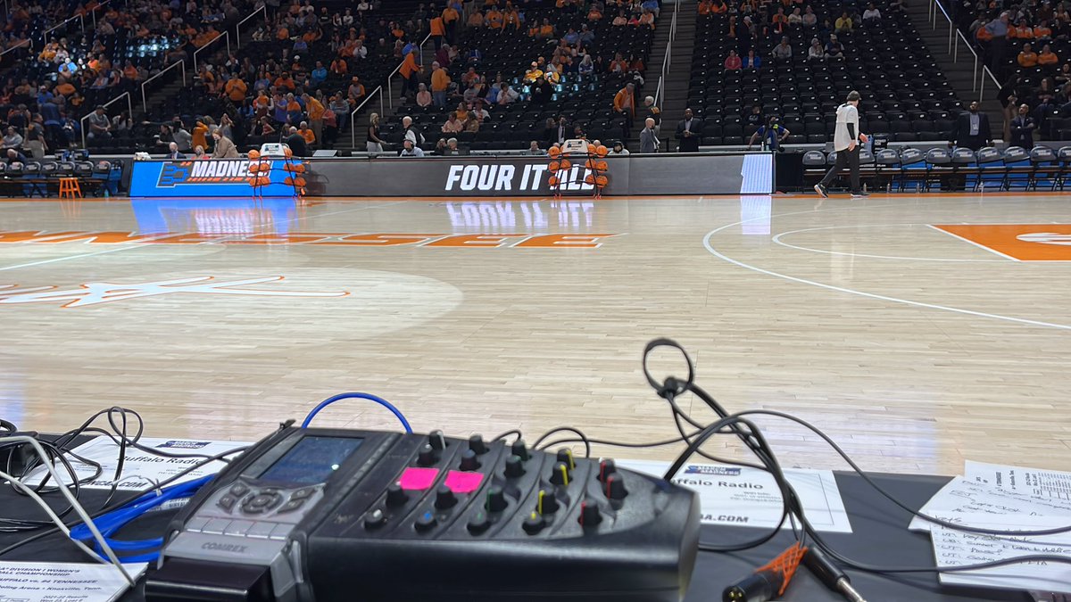 On the air with <a href="/UBwomenshoops/">Buffalo Women's Basketball</a> vs Tennessee in NCAA First Round. Join <a href="/UBMattMattia/">Matt Mattia</a> and me for call. 1520 AM in Buffalo, Varsity app anywhere. You can sync our broadcast to the 📺 on ABC through the app.