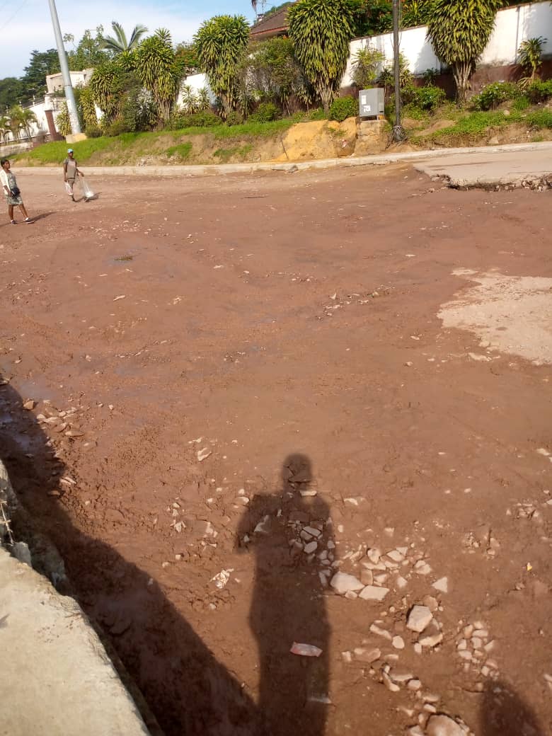 ABCsarl_rdc's tweet photo. Nous avons réparé et revêtu l'avenue Masikita dans la commune de #Ngaliema , au Quartier UPN à #Kinshasa #RDC https://t.co/FHPa4gvKXk