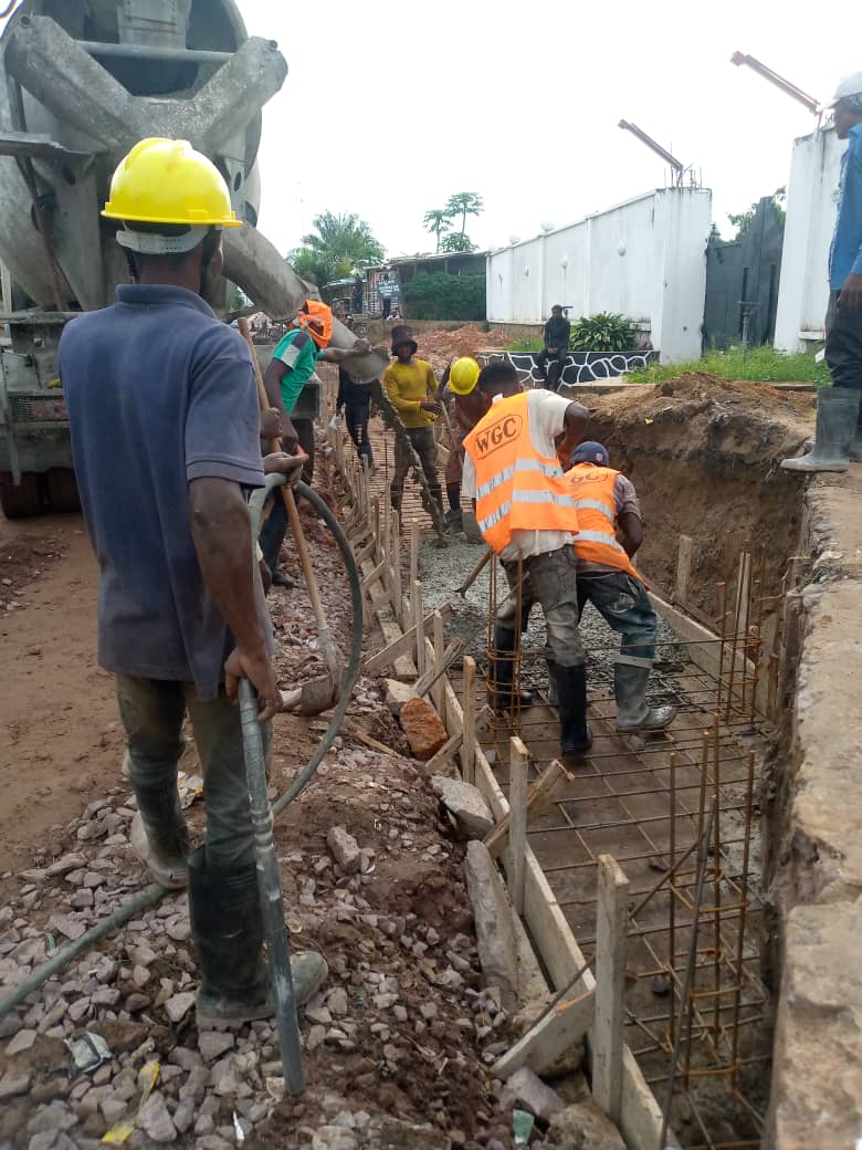 ABCsarl_rdc's tweet photo. Nous avons réparé et revêtu l'avenue Masikita dans la commune de #Ngaliema , au Quartier UPN à #Kinshasa #RDC https://t.co/FHPa4gvKXk