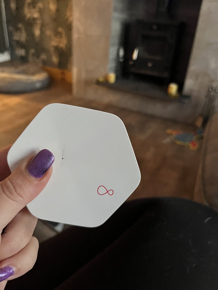 ninadunn22's tweet photo. @virginmedia how do I get this booster to connect to the new router? There are no buttons on it?? https://t.co/XV5mHnWqWy