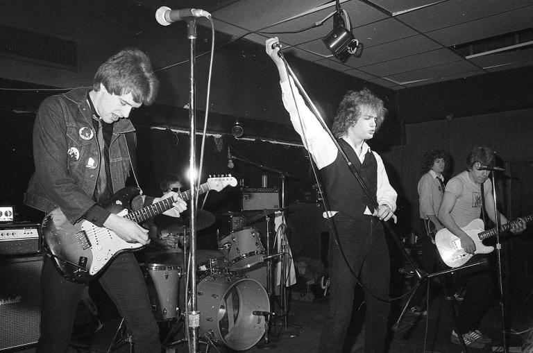 GeorgiosMasman2's tweet photo. @derkacz_mark @YipesM I really love their first album. East Side Kids, Hanging Around, Me abd My Face are all brilliant songs. Photo by Steve Madore #Yipes #powerpop #NewWave https://t.co/KcNrBHa49Q