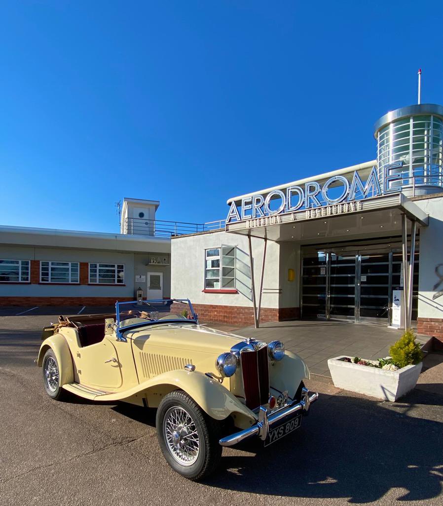 Maud the MG TD  went  out today. cold 🥶 yes but great fun here at Aviator Hotel for a pint 🍺 #MG