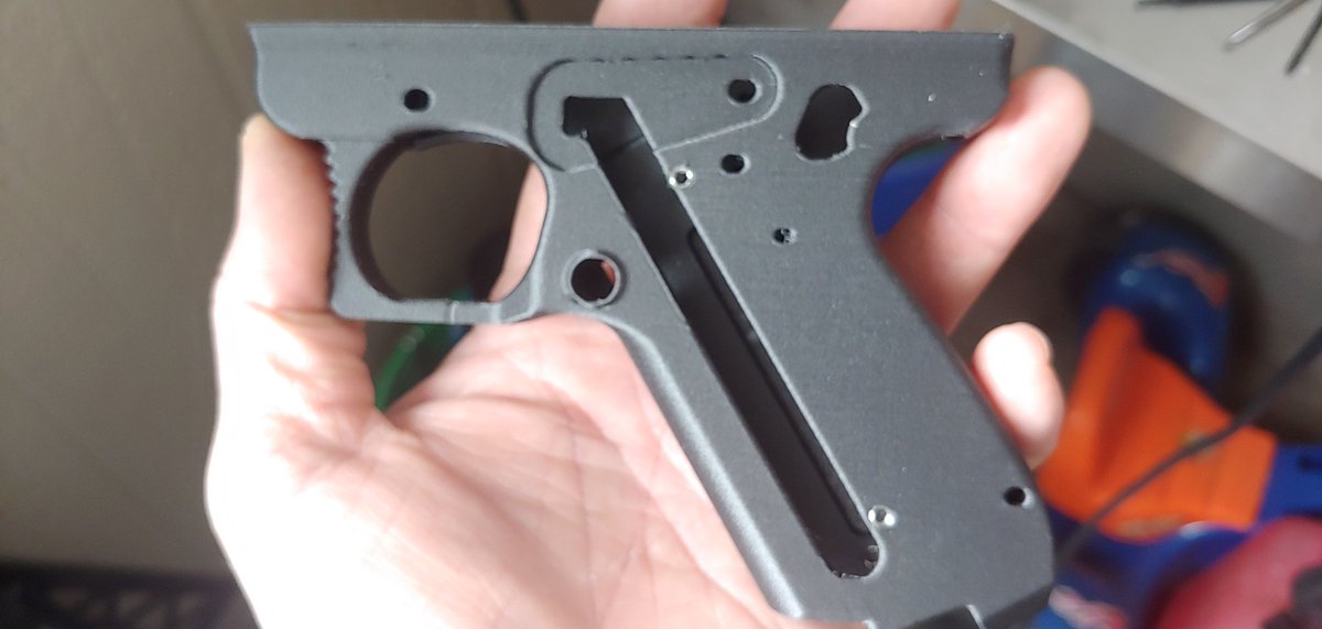 oa_3d's tweet photo. #helicoil for the win!! I was trying to think of solid thread option for my grips. The thin #CFnylon wouldn't hold up long to multiple removals. @ArthurClaudeen had me try helicoils on my #MKCarbon upper so I tried them here... perfect! @awcy_arms #ruger #rugerpistol #22lr https://t.co/JP58GPTWt9