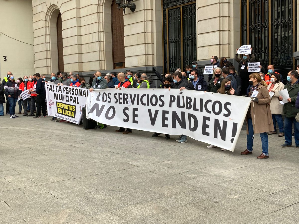 CGT_AYTO_ZGZ's tweet photo. Éxito total de la convocatoria de #Huelga y éxito total de la concentración. A ver que datos da luego el Ayuntamiento de @zaragoza_es  que seguro que nos podemos echar unas risas https://t.co/HkwohSwBMZ