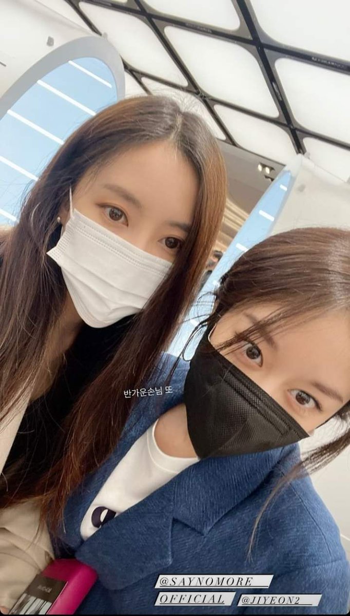 k_oanh2405's tweet photo. Một chút vui mà cũng buồn man mác...
Suy cho cùng tất cả chỉ còn là kỉ niệm 😌
#minyeon #saynomore https://t.co/93DJiYlAQ6