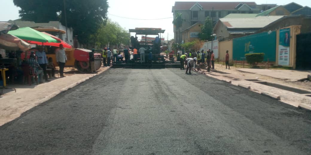 ABCsarl_rdc's tweet photo. Toujours à #Kinshasa dans la commune de #Kintambo sur l'avenue Kwamouth, en #RDC , tous les travaux ont déjà pris fin. La chaussée est même déjà praticable. Nous sommes dans l'attente de la réception provisoire des travaux. https://t.co/0TKjByHsml