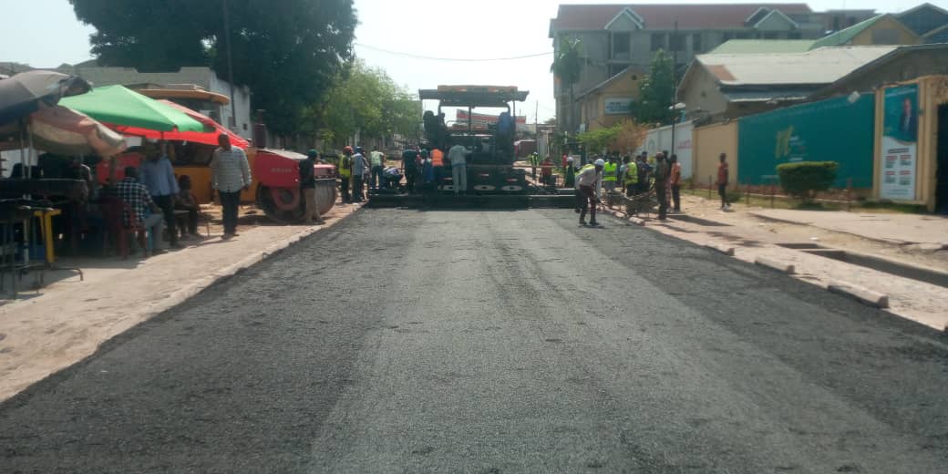 ABCsarl_rdc's tweet photo. Toujours à #Kinshasa dans la commune de #Kintambo sur l'avenue Kwamouth, en #RDC , tous les travaux ont déjà pris fin. La chaussée est même déjà praticable. Nous sommes dans l'attente de la réception provisoire des travaux. https://t.co/0TKjByHsml