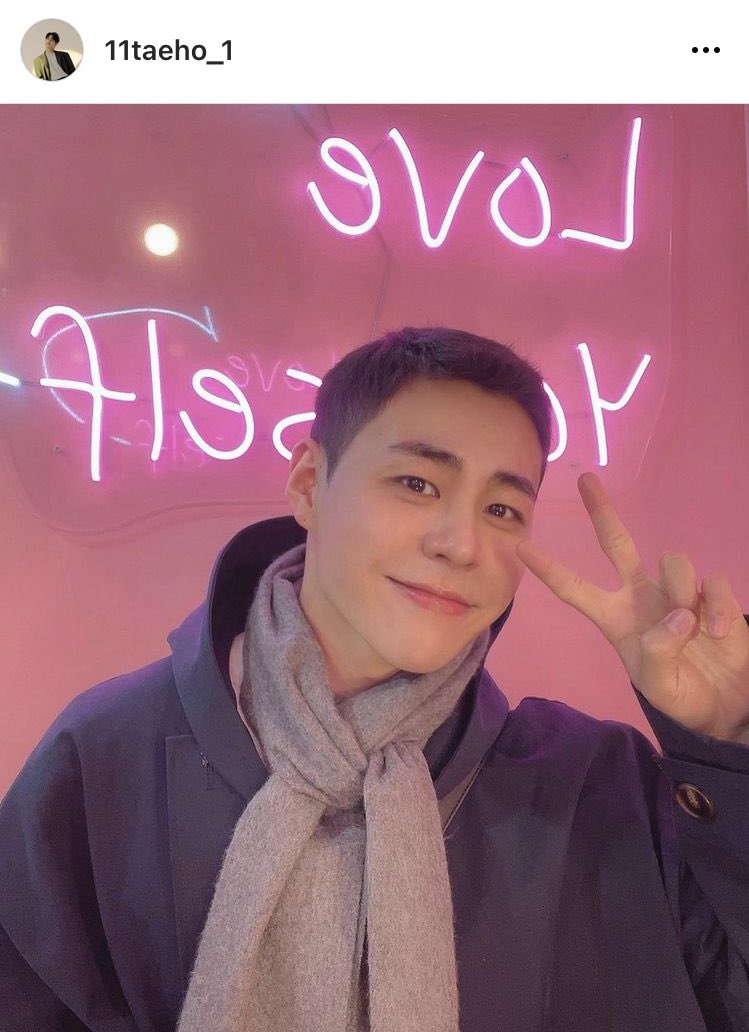 DailyKimTaeho's tweet photo. TAEHO is on vacation? 🙌
#IMFACT #임팩트 #TAEHO #태호 https://t.co/MMJyviZ3tO