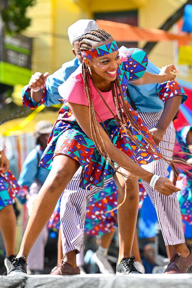 CTCarnival's tweet photo. Join us at Green Market Square where you can expect a wave of energy and enthusiasm. Showtimes are 18:00, 19:30 and 21:00. For more information, see https://t.co/JA0AIMPH8F

#CTcarnival2022 #Reunited #Sihlangene #Stiekuit https://t.co/4KcEsLZCS6