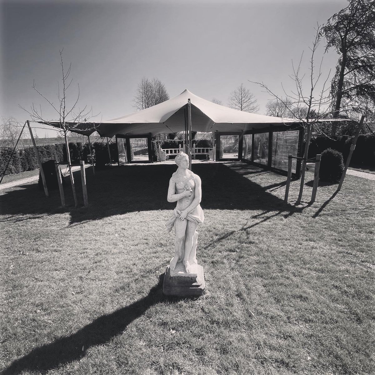 En de laatste #tent voor deze week staat ook! Gedeeltelijk opgebouwd inclusief #zijwanden aan de windkanten.