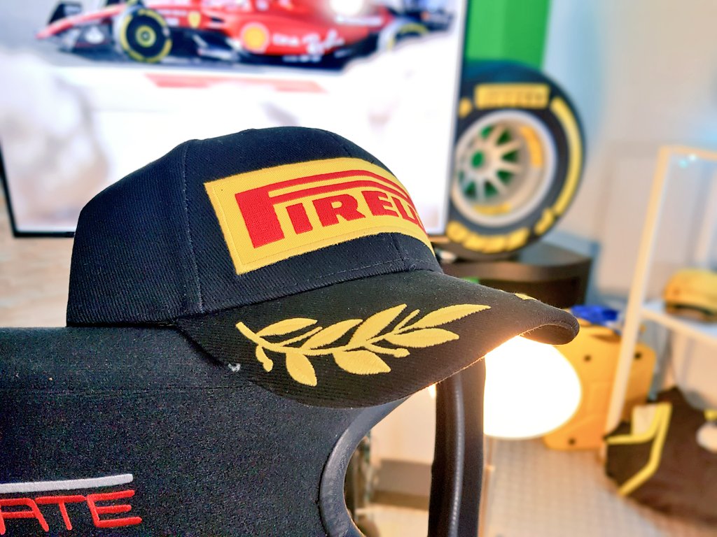 🧢 REGALAMOS una gorra de Pirelli. ¿La quieres?

1) Síguenos en Twitter e Instagram
2) Haz RT a este tweet

¡Elegiremos al ganador cuando acabe el #BahrainGP 🇧🇭!

*Sólo para España
