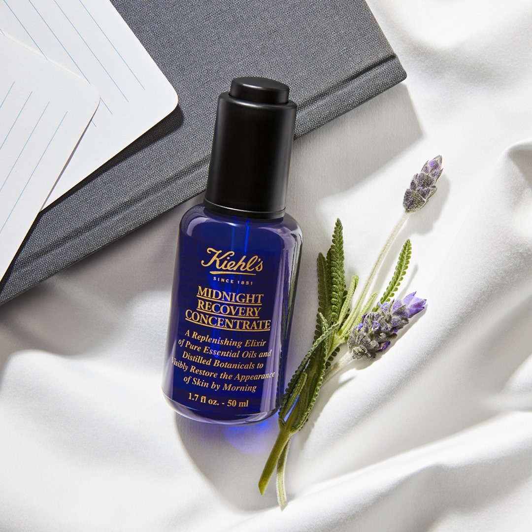 KiehlsIndia's tweet photo. The name says it all! Our Midnight Recovery Concentrate is formulated with Lavendar Essential Oil and Evening Primrose Oil that helps restores that skin overnight for radiant, younger-looking skin by morning.
#KiehlsIndia #KiehlsEssentials #MidnightRecoveryConcentrate https://t.co/baxmOxcYkQ