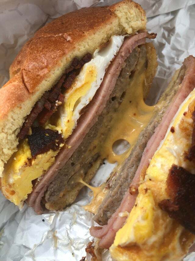 sandwichrecipez's tweet photo. Breakfast sammich https://t.co/xDXEu4EsXA