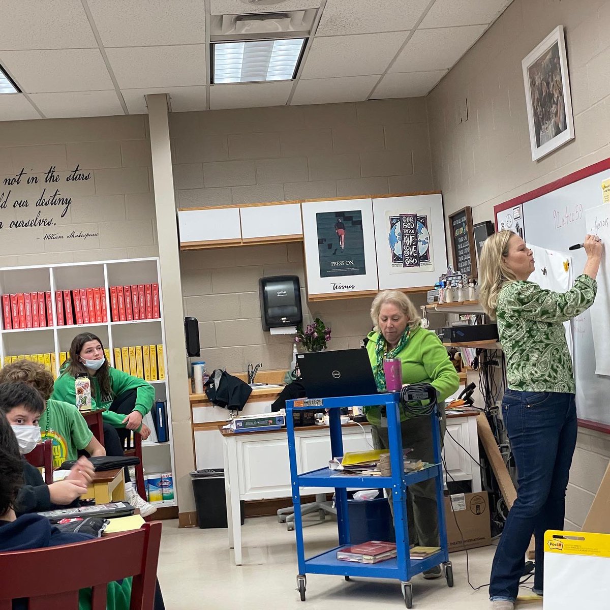 STSTigers's tweet photo. @STSTigers welcomed @TeresaFreemanA1 on campus this week to work with our 8th graders in further developing their presentation and public speaking skills! #firstimpressions #overcomingthefear https://t.co/X5L5uW1VGj